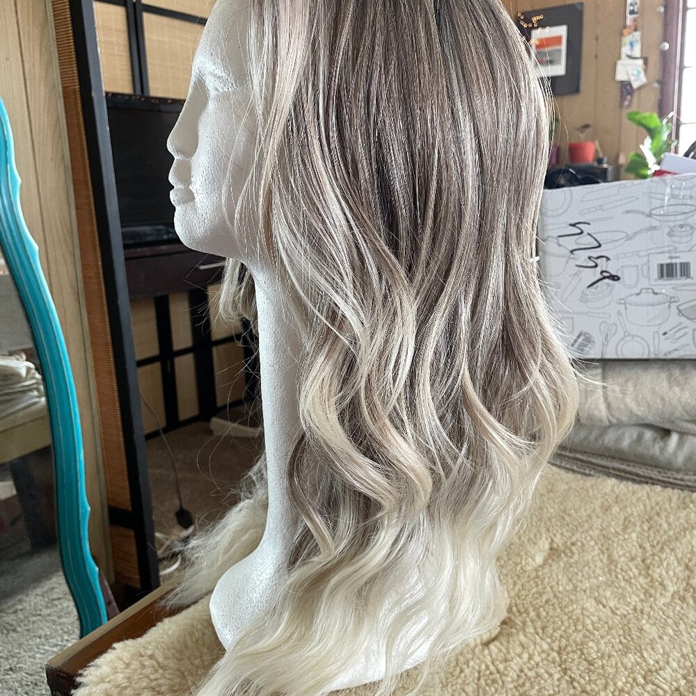 Chelsey Smith CSC Cloud Wig - Gray-Blonde Blend w roots - Picture 2 of 14